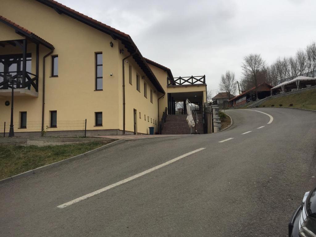 Pensiunea Emris Spatac Kültér fotó